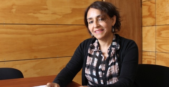 Dra. Violeta Acuña expone en universidad brasileña